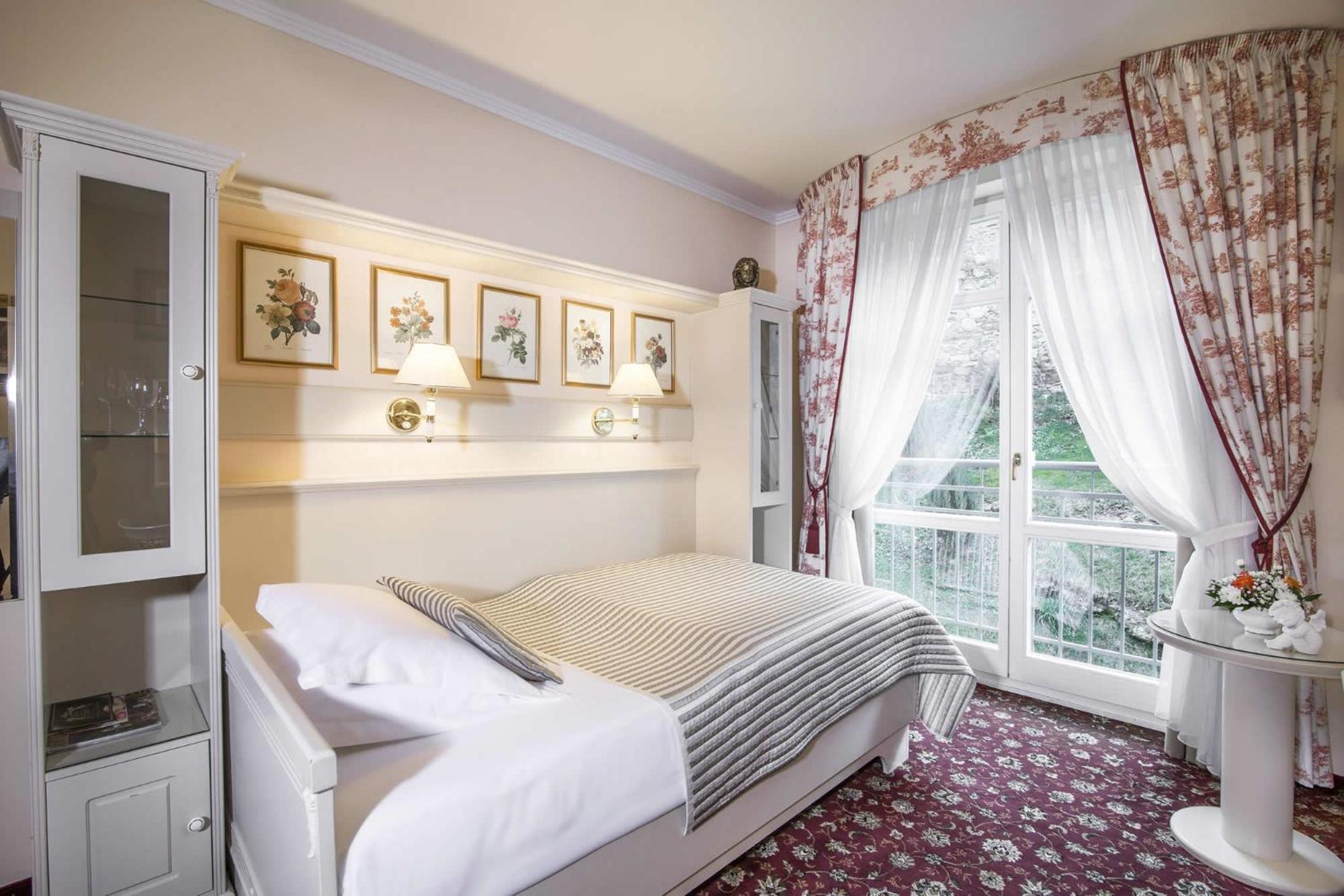 Hotel Karlsbad Grande Madonna Esterno foto