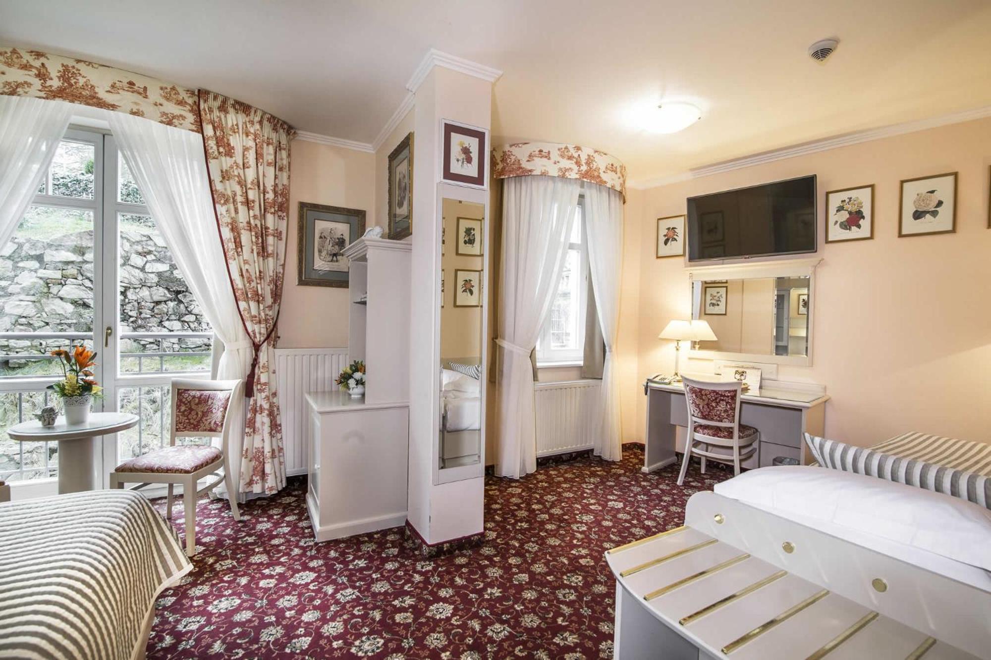 Hotel Karlsbad Grande Madonna Esterno foto