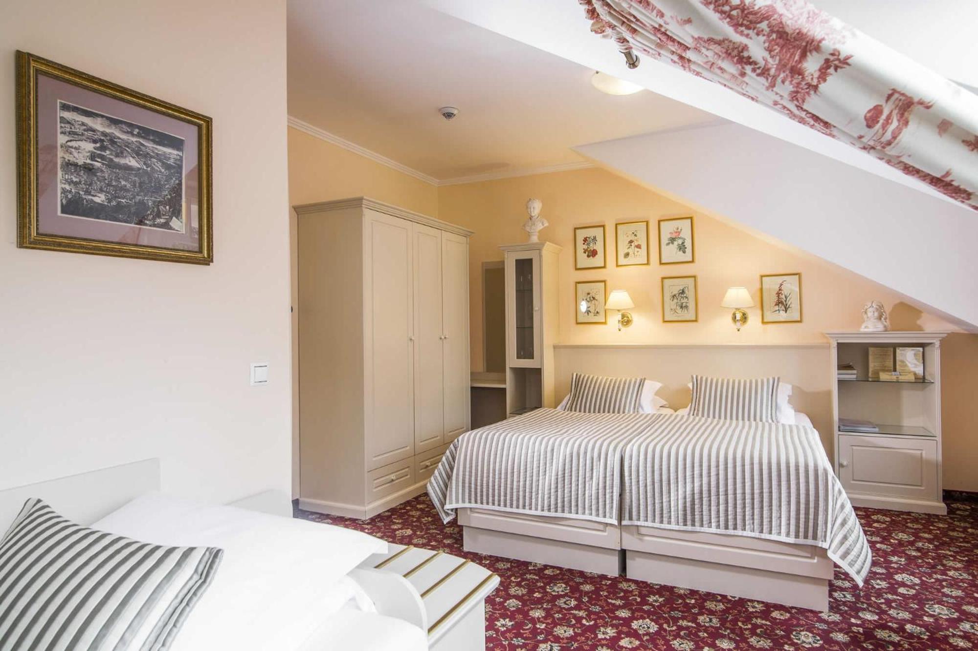 Hotel Karlsbad Grande Madonna Esterno foto