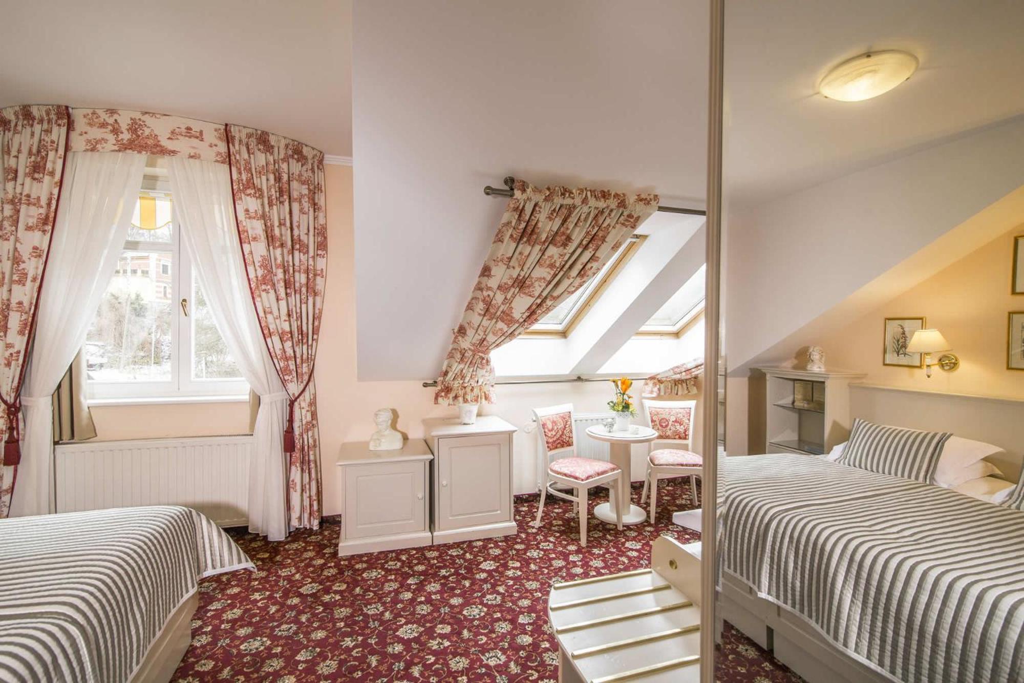 Hotel Karlsbad Grande Madonna Esterno foto