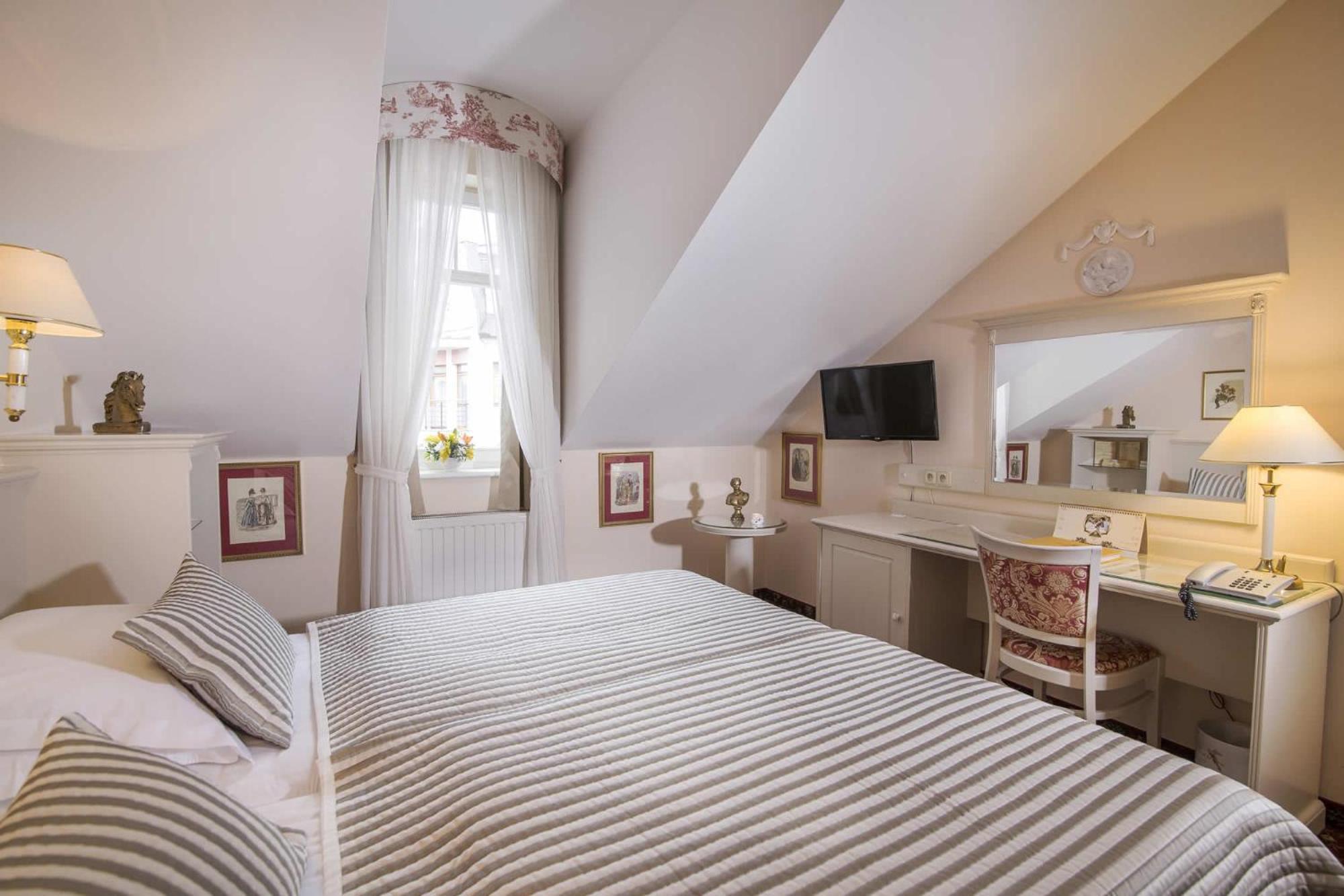 Hotel Karlsbad Grande Madonna Esterno foto