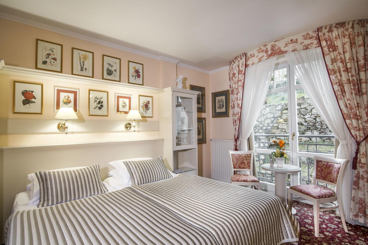 Hotel Karlsbad Grande Madonna Esterno foto