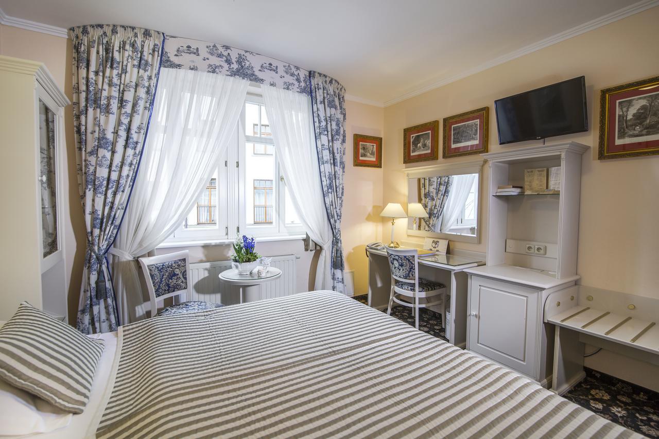 Hotel Karlsbad Grande Madonna Esterno foto
